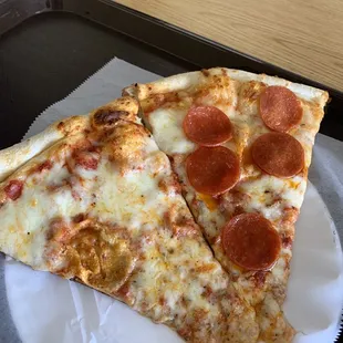 Pepperoni slice Cheese slice