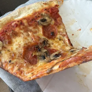 Look how thin the pizza is