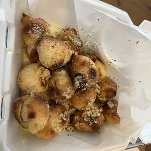 Garlic knots