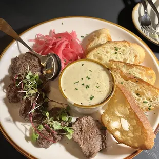 Filet and Gorgonzola Fondu