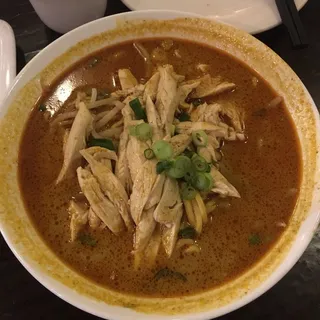 3. Curry Mee with Shredded Chicken Soup
