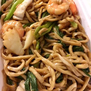 12. Seafood Egg Noodles with Brown Sauce