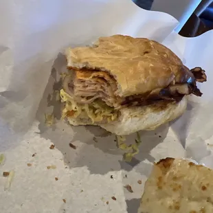 Buffalo ranch sub? Where's the ranch? Why is it deli sliced meat?!