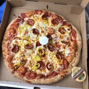 Large pepperoni, onion, banana peppers