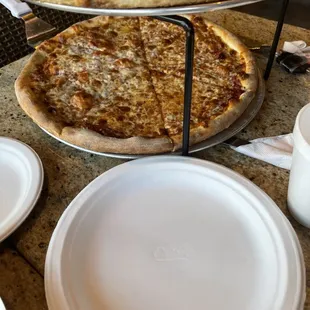 14&quot; Cheese pizza