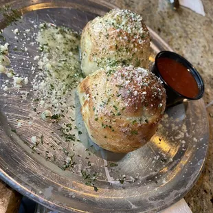 Garlic knots