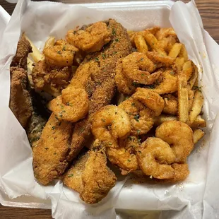 Whiting and shrimp combo with fries