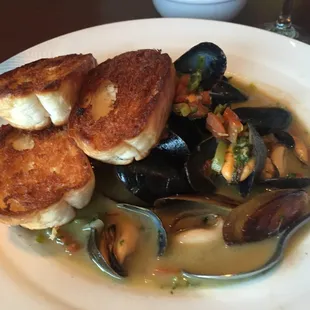 awesome beer-broth mussels