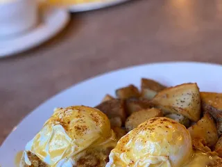 Lisa's Cafe