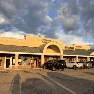 the outside of the restaurant