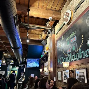 a crowd of people in a restaurant