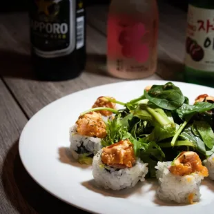 [Mudslide] Lightly heated Spicy Salmon on top with Cream Cheese, Avocado and Crab Meat &amp; Spicy Mayo