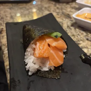 Salmon Hand Roll
