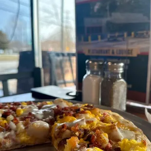 Breakfast pizza