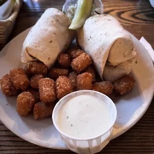 Veggie wrap with tots