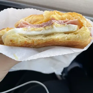 Ham&amp;egg&amp;cheese breakfast croissant