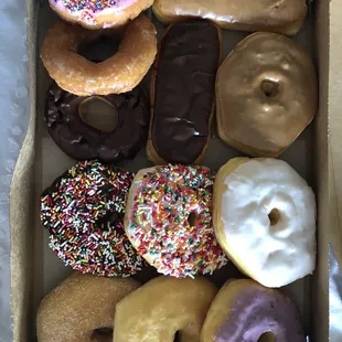 O Donut Dozen Mix.12 regular donuts.