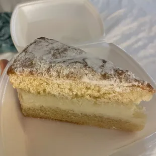 Italian Lemon Cream Cake