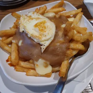 Breakfast Poutine