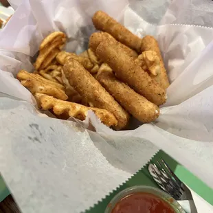 Mozzarella Sticks with Fries
