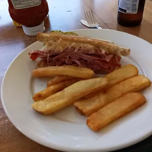 Reuben..  We split it, pic is a half portion.