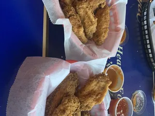 Wings Sports Bar & Grille