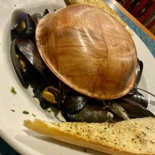 Thursday night mussels special. 1lb for $8