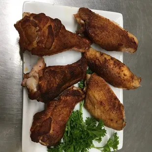 food, chicken wings and fried chicken