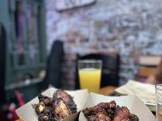 Arnolds Bar & Grill