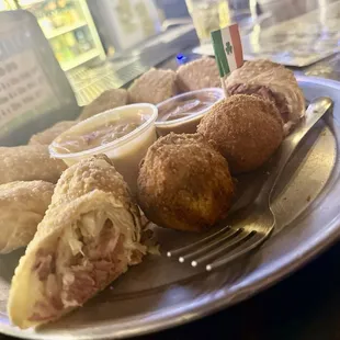 These Reuben egg rolls were insanely delicious