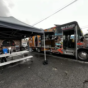 Food truck has really good food