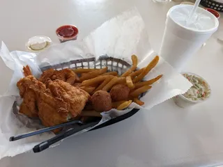 Wanchese Marina & Landing Grill