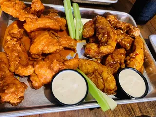 Queen Bee's Bar & Grill