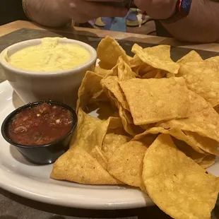 Chips and queso