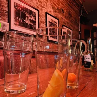 orange slices in glasses