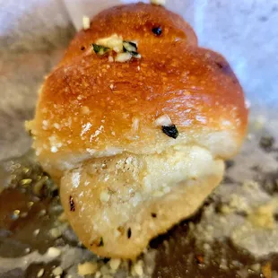 Oct 2021: Complimentary Table Garlic Rolls (1)-- Food Pic 4 of 9