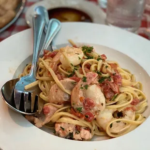 Linguini with Salmon and Shrimp