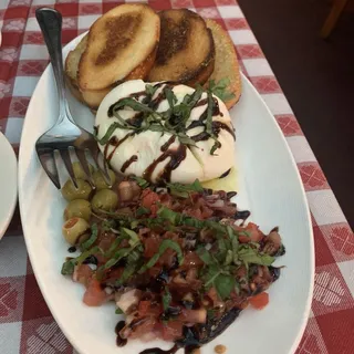 Burrata Crostini