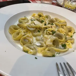 Tortellini Alfredo