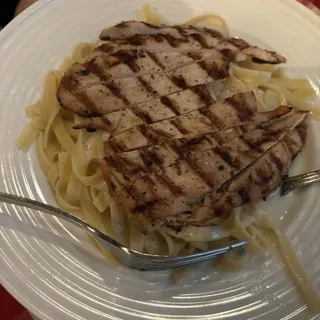 Chicken Fettuccini Alfredo