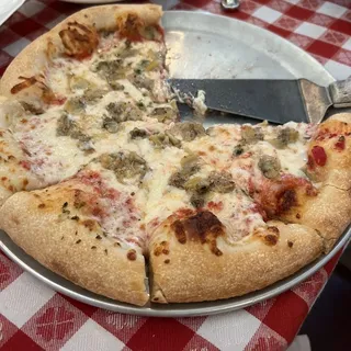 Pizza with Clams and Garlic