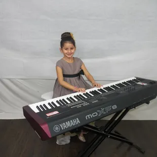 music classess ages 5 and up. piano, guitar, drums, voice, violin, woodwinds.