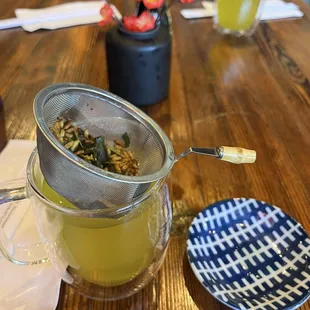 Hot green tea with roasted rice