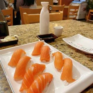 Salmon Nigiri