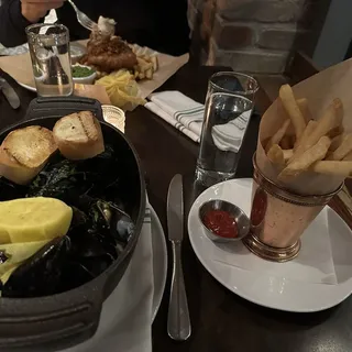 Mussels and Fries Plate