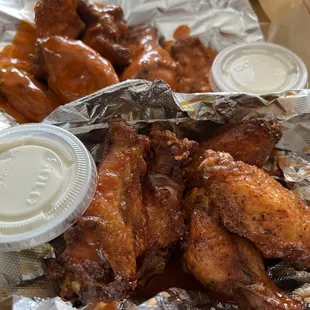 Hot honey wings &amp; buffalo wings
