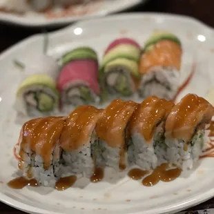S22. Season Dragon Roll with salmon and eel sauce