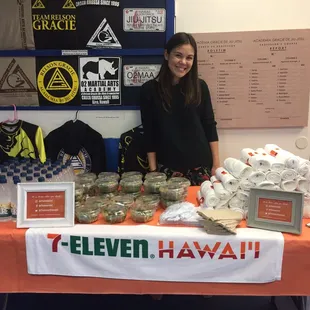 OMG! No ways! Thank you YELP and 7-11 for making his great event happen! We got free water, Fee Quinoa Boost Salad and a free workout towel!