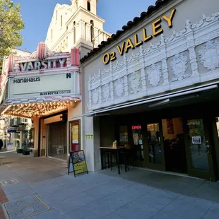 O2 Valley on University Ave