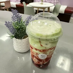 Strawberry Matcha~very nice.